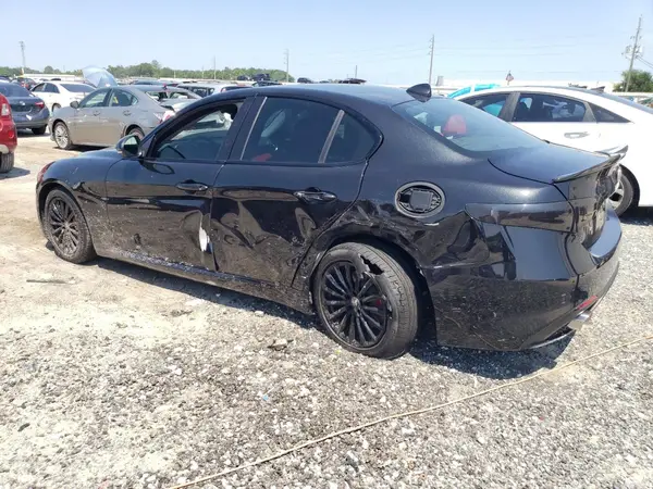 ZARFAMAN7L7625814 2020 ALFA ROMEO GIULIA - Image 2