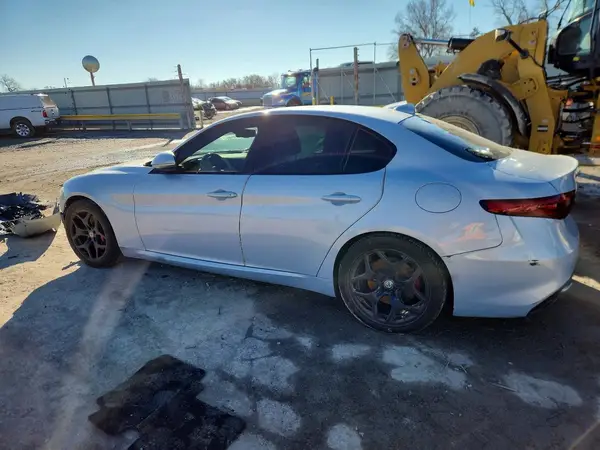 ZARFAMAN7L7626459 2020 ALFA ROMEO GIULIA - Image 2