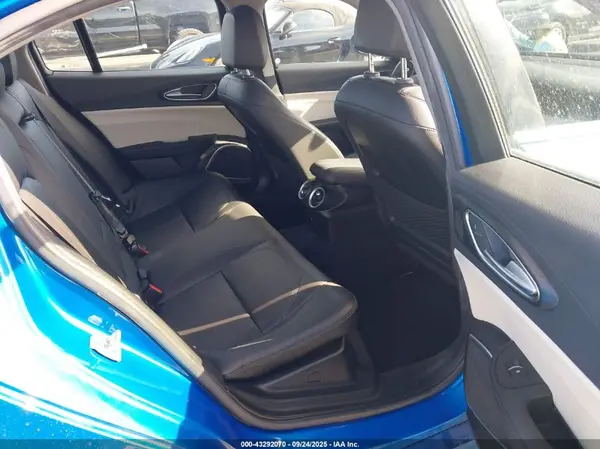 ZARFAMAN7M7643120 2021 ALFA ROMEO GIULIA - Image 8