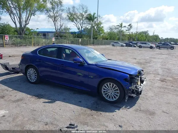ZARFAMAN7M7643215 2021 ALFA ROMEO GIULIA - Image 1
