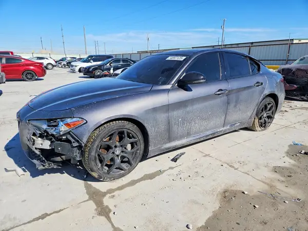 ZARFAMAN7M7647314 2021 ALFA ROMEO GIULIA