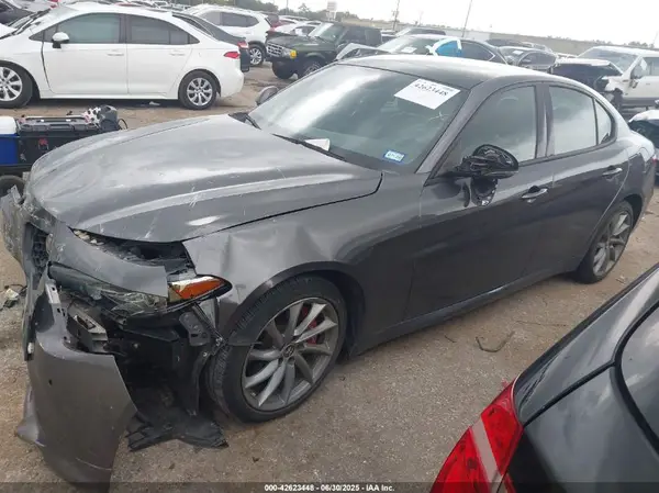 ZARFAMAN7N7659321 2022 ALFA ROMEO GIULIA - Image 2
