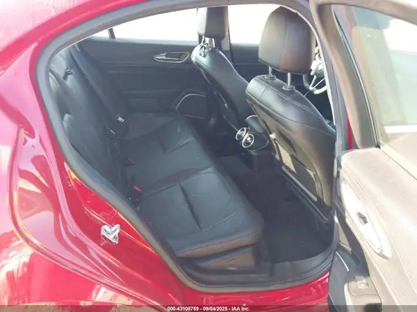 ZARFAMAN8K7599027 2019 ALFA ROMEO GIULIA - Image 8
