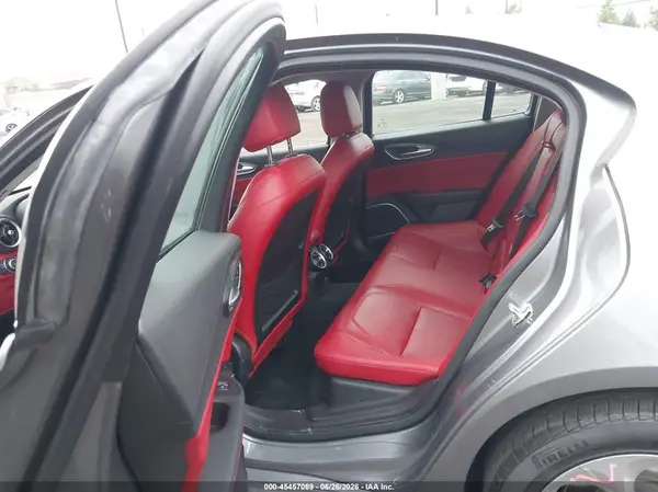 ZARFAMAN8K7609622 2019 ALFA ROMEO GIULIA - Image 8