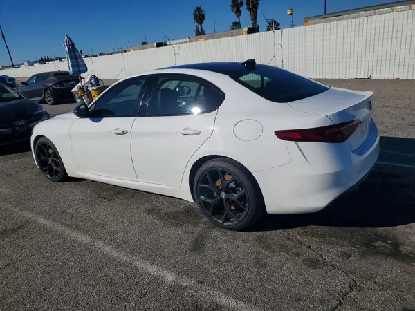 ZARFAMAN8K7622094 2019 ALFA ROMEO GIULIA - Image 2