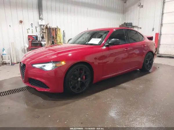 ZARFAMAN8L7631119 2020 ALFA ROMEO GIULIA - Image 2