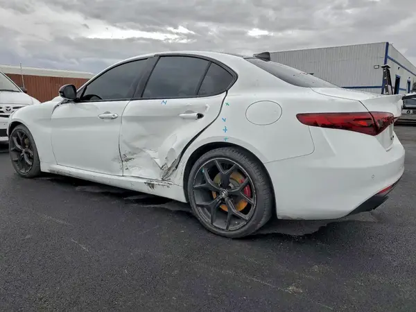 ZARFAMAN8L7632111 2020 ALFA ROMEO GIULIA - Image 2