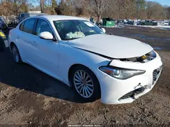 ZARFAMAN8M7645541 2021 ALFA ROMEO GIULIA