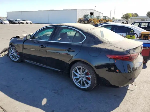 ZARFAMAN9K7608804 2019 ALFA ROMEO GIULIA - Image 2