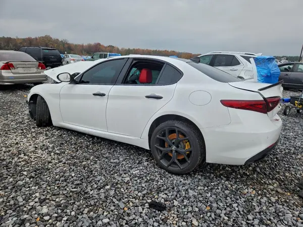 ZARFAMAN9K7622749 2019 ALFA ROMEO GIULIA - Image 2