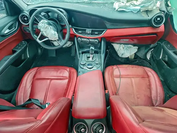 ZARFAMAN9K7622749 2019 ALFA ROMEO GIULIA - Image 8