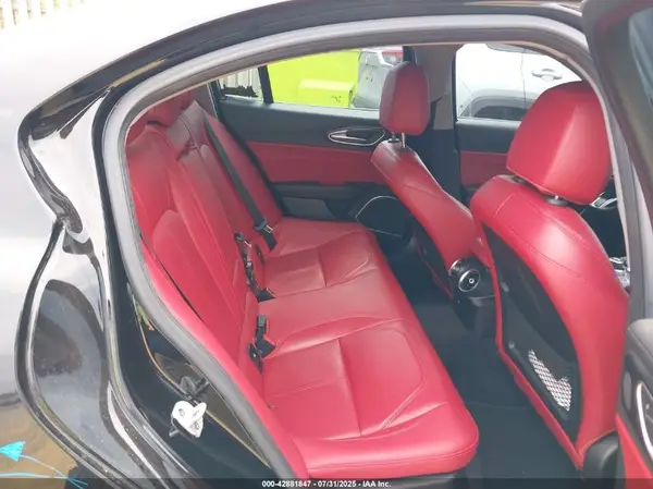 ZARFAMAN9L7625684 2020 ALFA ROMEO GIULIA - Image 8