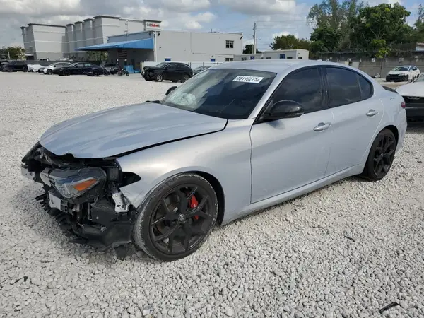 ZARFAMAN9L7636684 2020 ALFA ROMEO GIULIA - Image 1