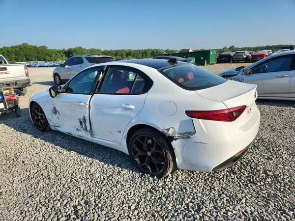 ZARFAMAN9L7637608 2020 ALFA ROMEO GIULIA - Image 2
