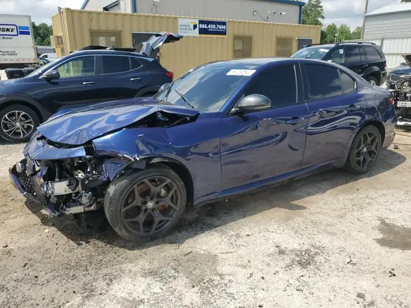 ZARFAMAN9M7639652 2021 ALFA ROMEO GIULIA