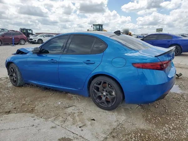 ZARFAMAN9M7642504 2021 ALFA ROMEO GIULIA - Image 2