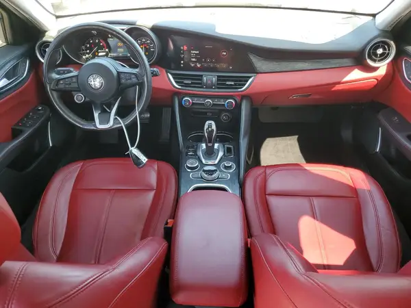 ZARFAMAN9M7643717 2021 ALFA ROMEO GIULIA - Image 8