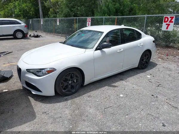 ZARFAMAN9M7644317 2021 ALFA ROMEO GIULIA - Image 2