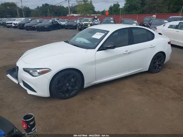 ZARFAMAN9M7647962 2021 ALFA ROMEO GIULIA - Image 2
