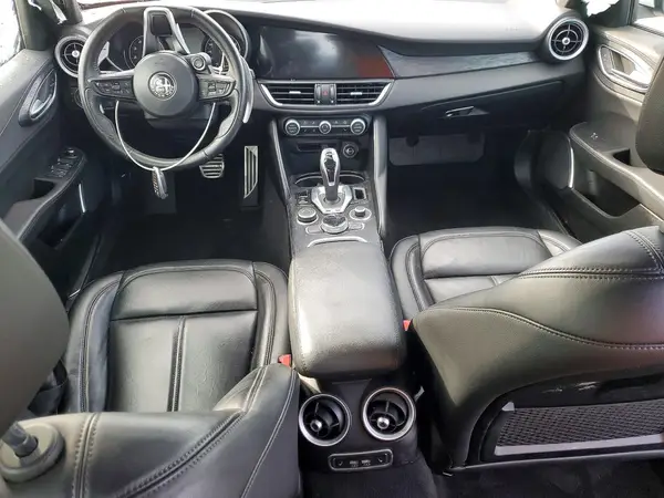 ZARFAMAN9P7670565 2023 ALFA ROMEO GIULIA - Image 8