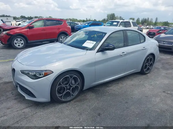 ZARFAMAN9S7694759 2025 ALFA ROMEO GIULIA - Image 2