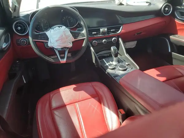 ZARFAMANXK7598378 2019 ALFA ROMEO GIULIA - Image 8