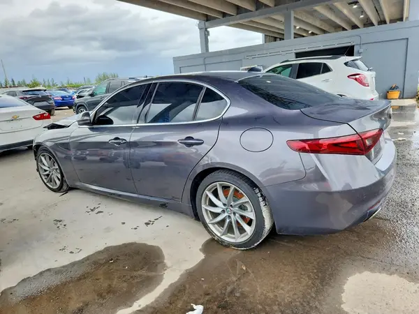 ZARFAMANXK7599319 2019 ALFA ROMEO GIULIA - Image 2