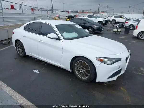 ZARFAMANXK7600498 2019 ALFA ROMEO GIULIA - Image 1