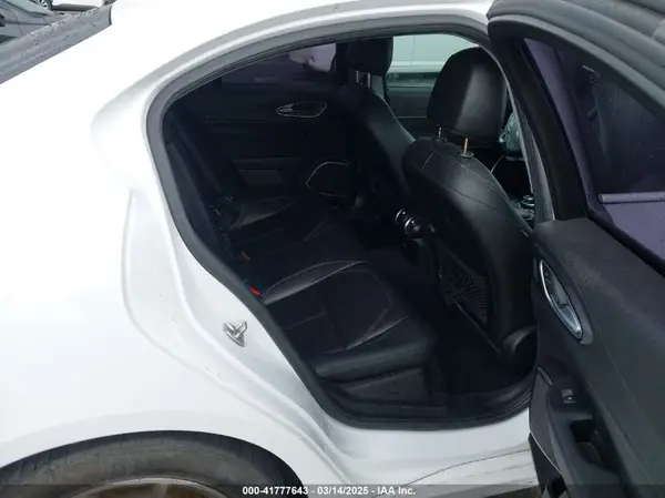 ZARFAMANXK7600498 2019 ALFA ROMEO GIULIA - Image 8
