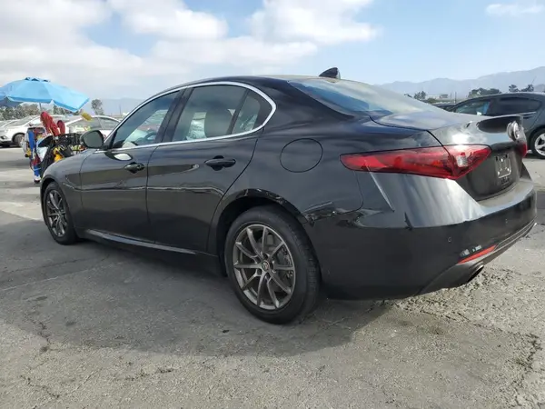 ZARFAMANXK7605054 2019 ALFA ROMEO GIULIA - Image 2