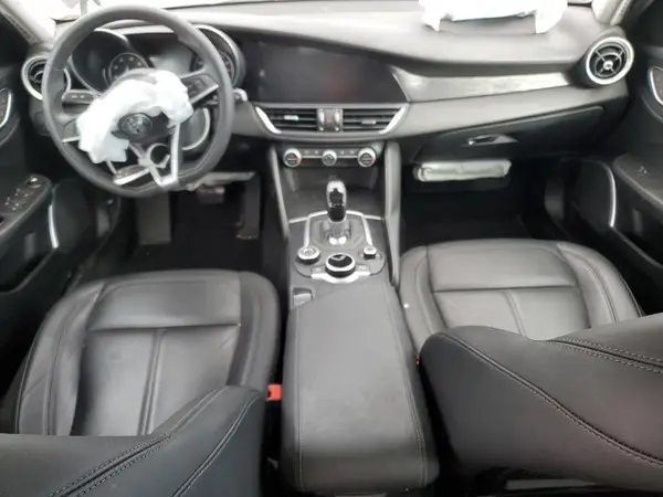 ZARFAMANXK7605054 2019 ALFA ROMEO GIULIA - Image 8
