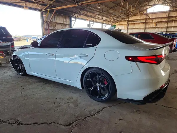 ZARFAMANXK7622162 2019 ALFA ROMEO GIULIA - Image 2