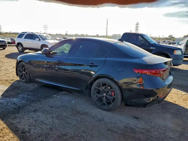 ZARFAMANXL7623913 2020 ALFA ROMEO GIULIA - Image 2
