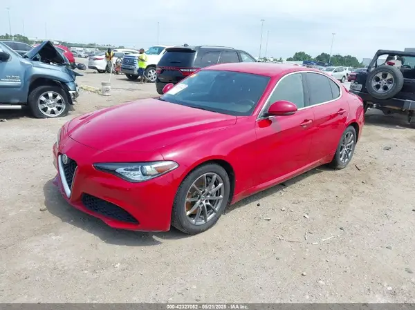 ZARFAMANXL7631509 2020 ALFA ROMEO GIULIA - Image 2