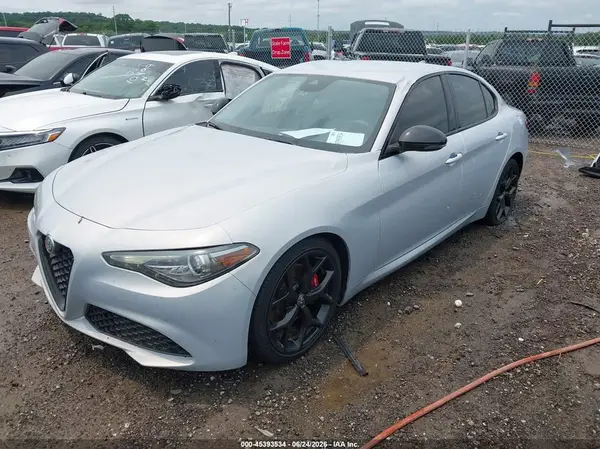 ZARFAMANXL7638802 2020 ALFA ROMEO GIULIA - Image 2