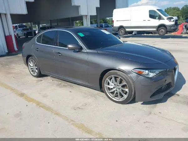 ZARFAMANXM7641751 2021 ALFA ROMEO GIULIA