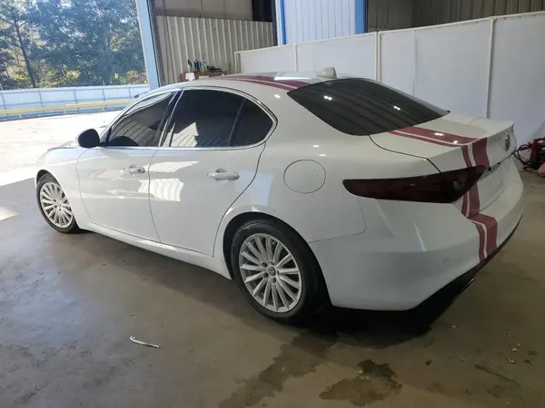 ZARFAMANXM7645928 2021 ALFA ROMEO GIULIA - Image 2