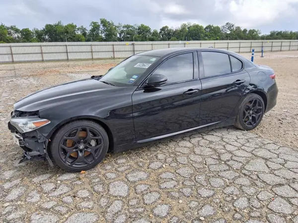 ZARFAMANXM7646366 2021 ALFA ROMEO GIULIA - Image 1