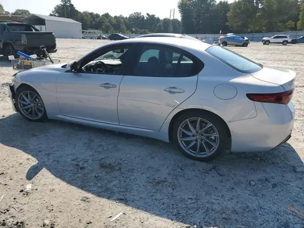 ZARFAMANXN7661435 2022 ALFA ROMEO GIULIA - Image 2