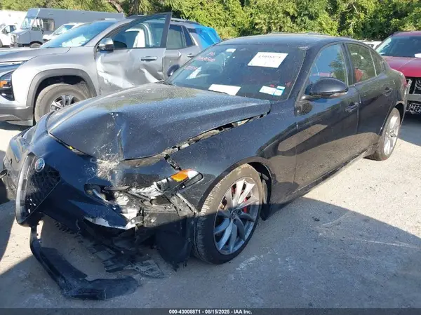ZARFAMANXP7671028 2023 ALFA ROMEO GIULIA - Image 2