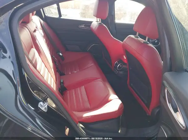 ZARFAMANXP7671028 2023 ALFA ROMEO GIULIA - Image 8