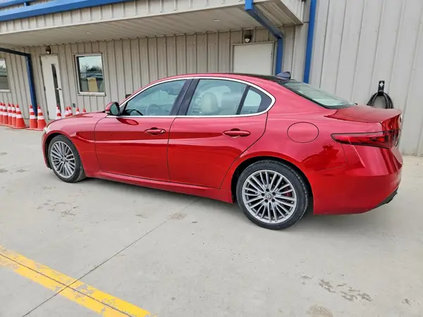 ZARFAMBN0K7605188 2019 ALFA ROMEO GIULIA - Image 2
