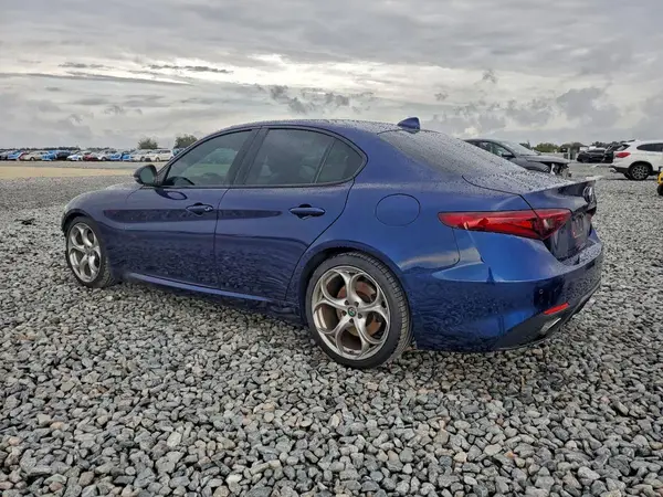 ZARFAMBN0K7612917 2019 ALFA ROMEO GIULIA - Image 2