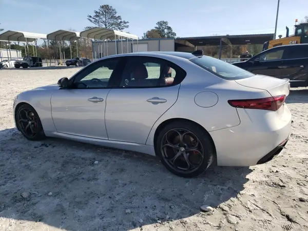 ZARFAMBN0L7635096 2020 ALFA ROMEO GIULIA - Image 2