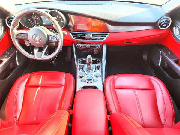 ZARFAMBN0M7639733 2021 ALFA ROMEO GIULIA - Image 8