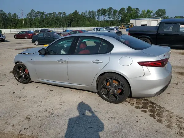 ZARFAMBN0M7649341 2021 ALFA ROMEO GIULIA - Image 2
