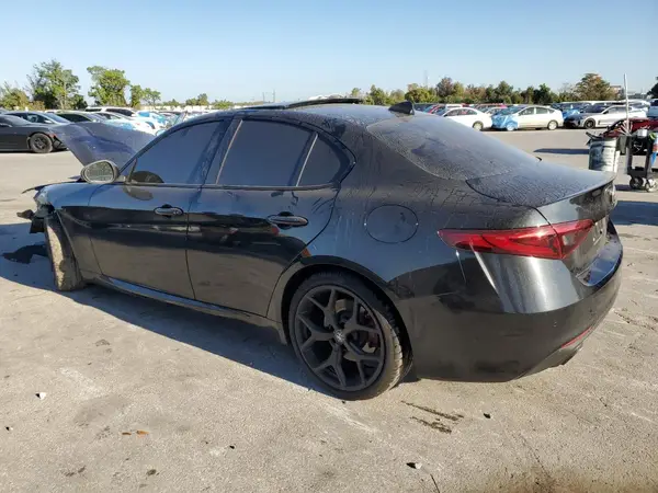 ZARFAMBN0M7649694 2021 ALFA ROMEO GIULIA - Image 2