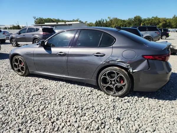 ZARFAMBN0N7655366 2022 ALFA ROMEO GIULIA - Image 2
