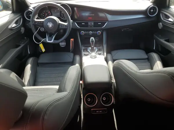 ZARFAMBN0P7669075 2023 ALFA ROMEO GIULIA - Image 8