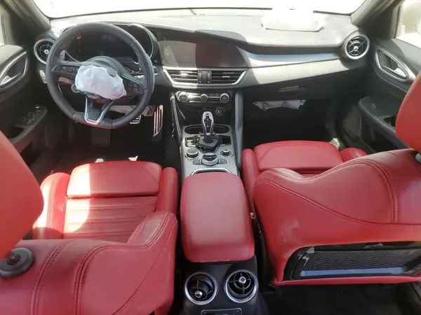 ZARFAMBN0R7683061 2024 ALFA ROMEO GIULIA - Image 8